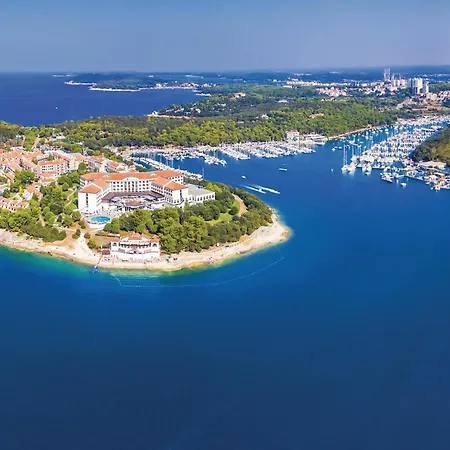 1 Bedroom Lovely In דירה *