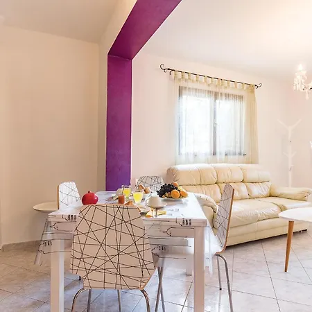 1 Bedroom Lovely In * פולה