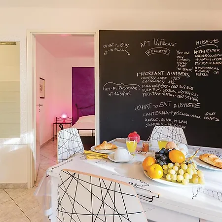 Διαμέρισμα 1 Bedroom Amazing Apartment In Pula Πούλα