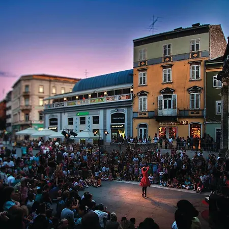 1 Bedroom Lovely In 풀라