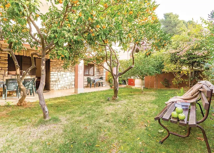 1 Bedroom Lovely In Apartment Pula