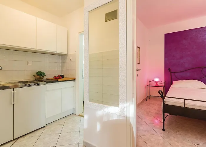 1 Bedroom Lovely In Apartment Pula