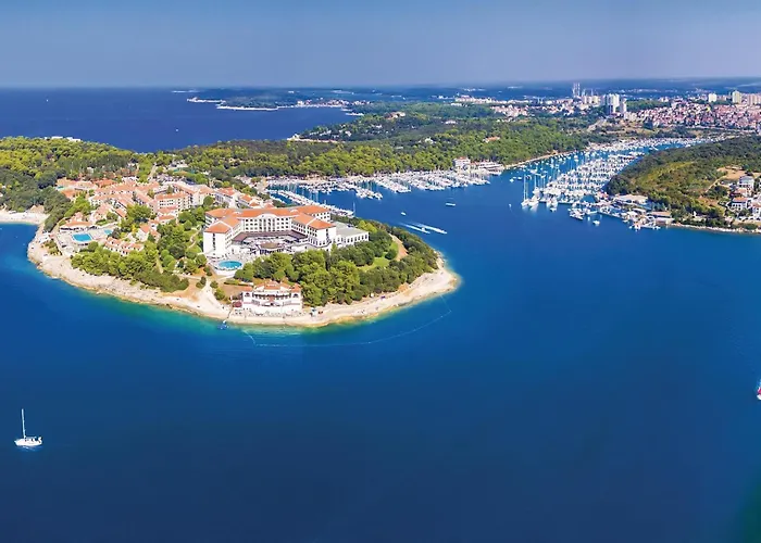 1 Bedroom Lovely In Apartment *