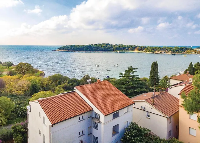 1 Bedroom Lovely In Apartment