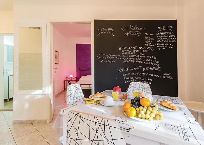 Apartment 1 Bedroom Lovely In Pula