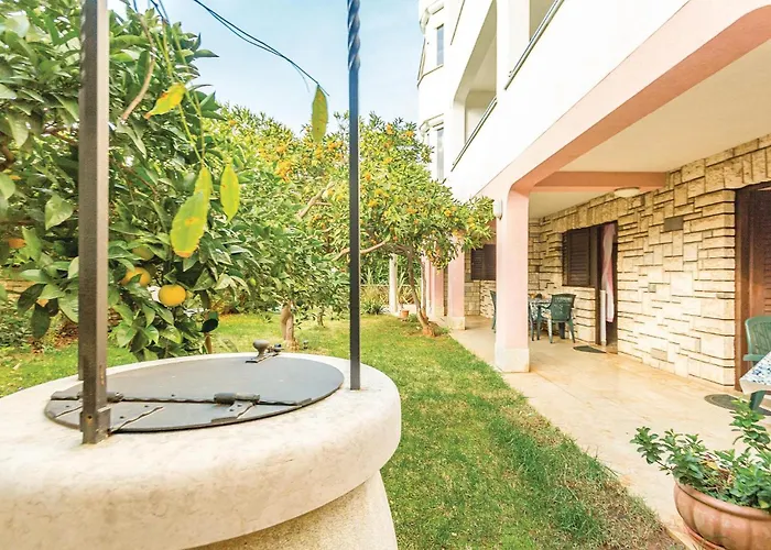 公寓 1 Bedroom Lovely In 普拉